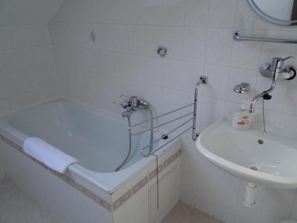 Villa Zerotin Penzion Bed & Breakfast Velké Losiny 객실 사진